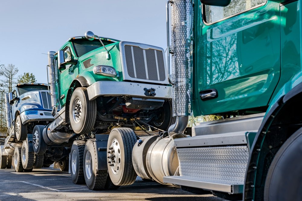 The Ultimate Guide to Heavy Truck Towing and Recovery: Ensuring Safety and Efficiency on the Road